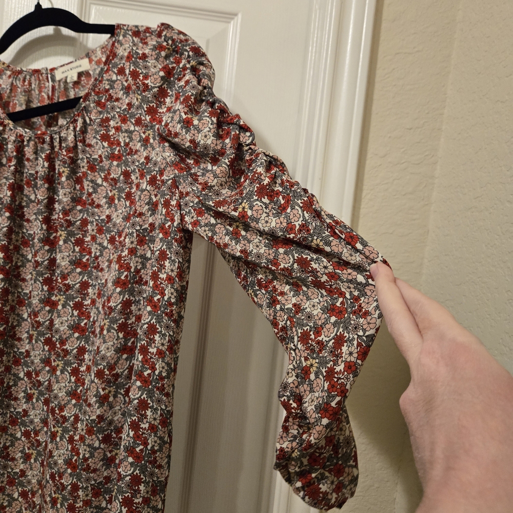 Max Studio Red and White Floral Blouse - Picture 4 of 8